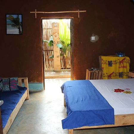 Bahati Diani House Glamping Playa de Diani Exterior foto