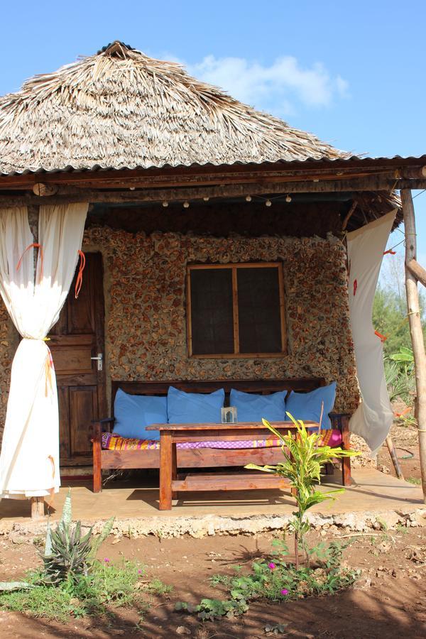 Bahati Diani House Glamping Playa de Diani Exterior foto