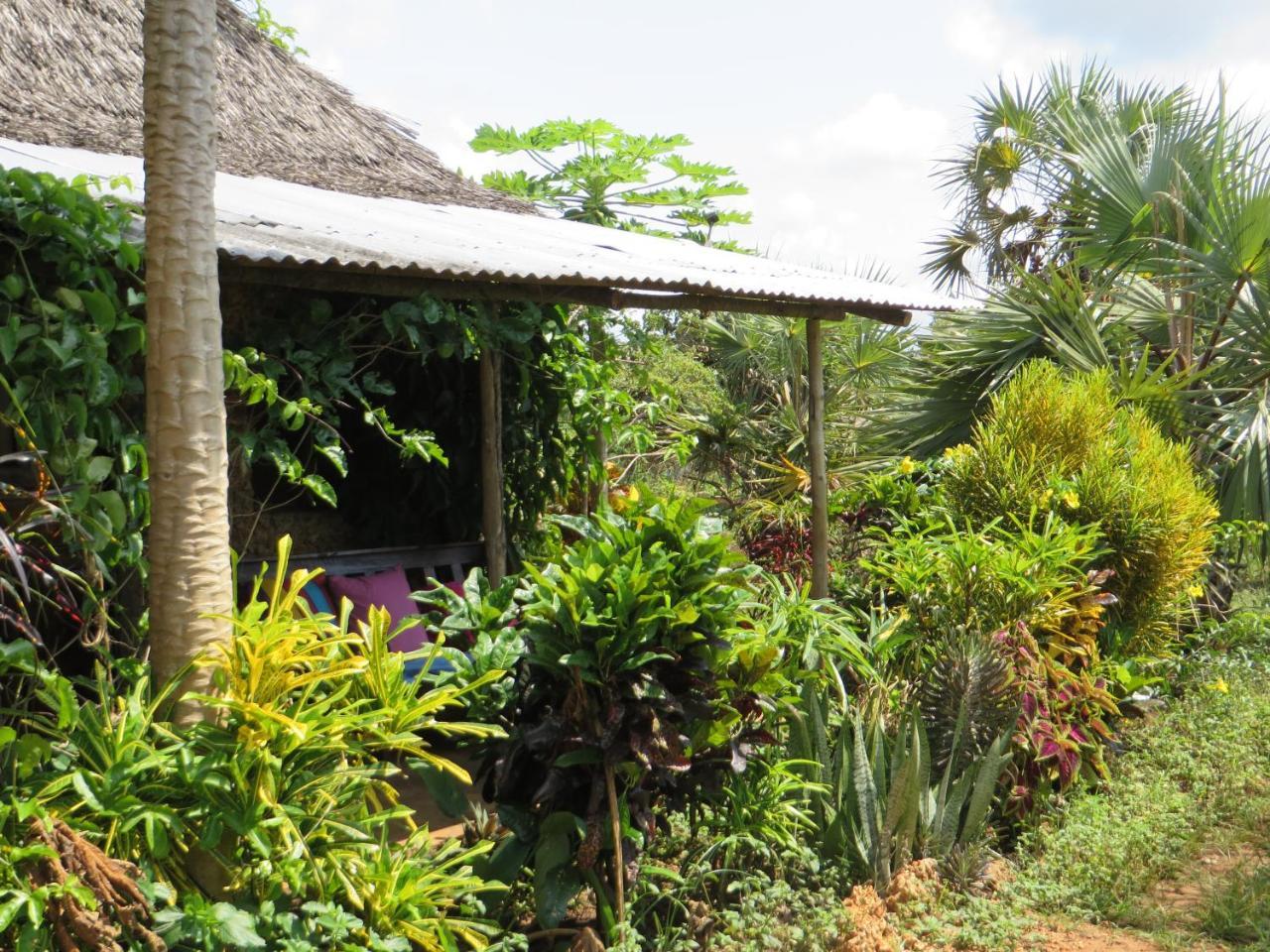 Bahati Diani House Glamping Playa de Diani Exterior foto